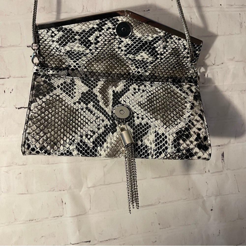 3/$15 MOTF Premium Snakeskin Over the Shoulder Clutch - Picture 6 of 8